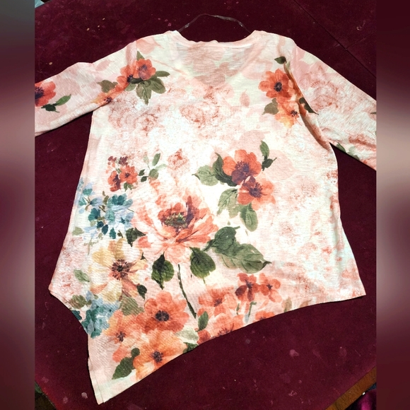 NWOT ...Time and Tru Shirt / Top - Picture 13 of 14